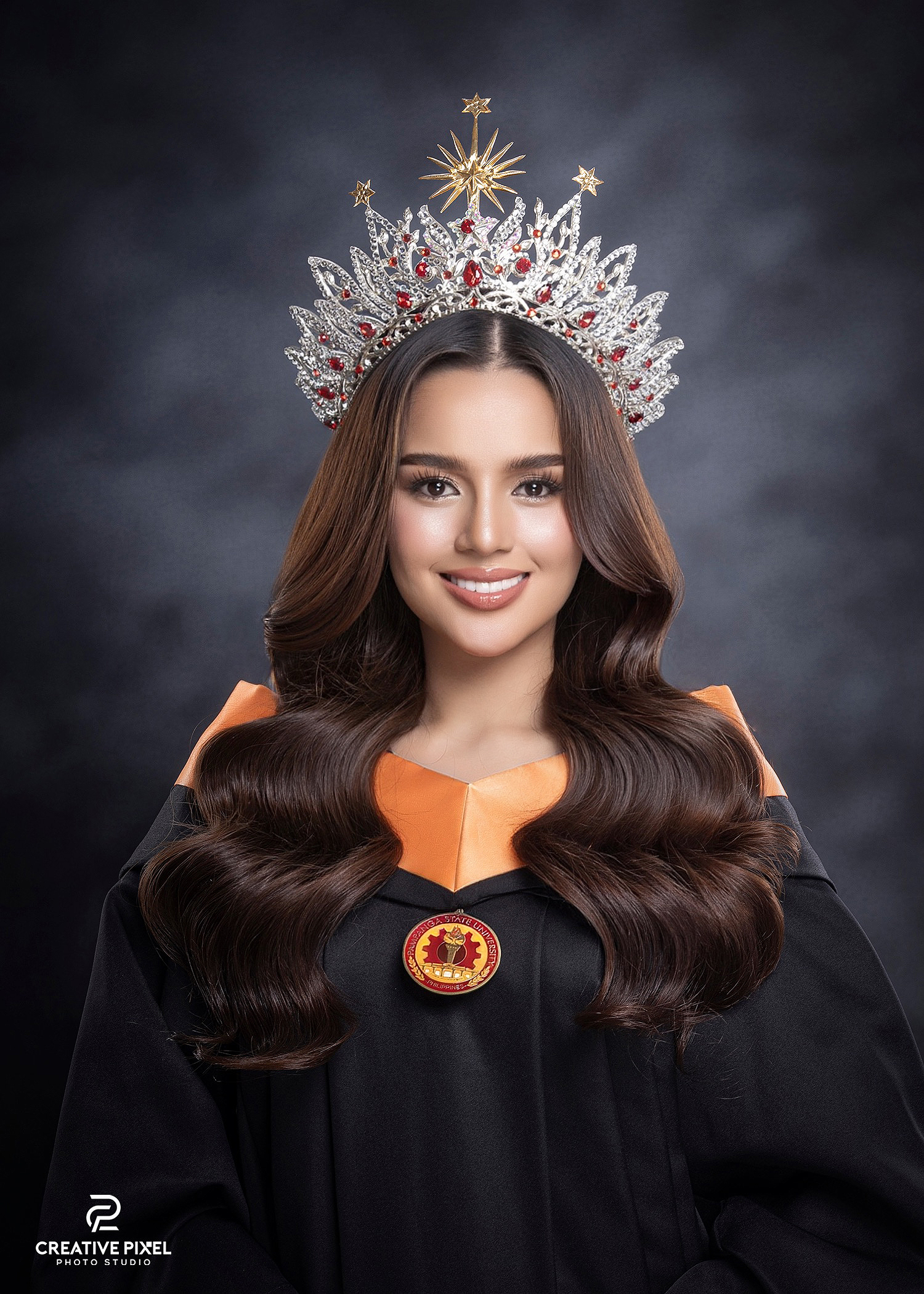 Toga — Maureen, Toga with Crown